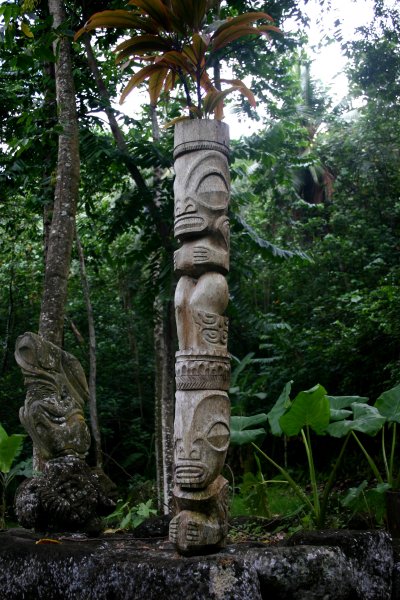 Tiki lined up in tohua Kamuihei